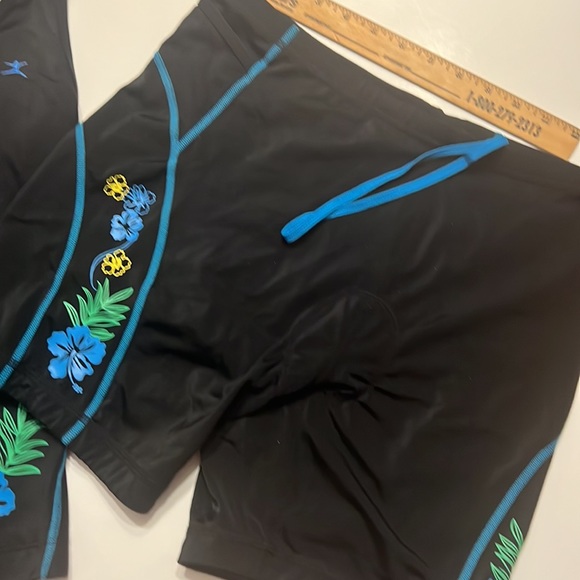 Danskin tech elements, size Lg racer top and size medium bike shorts preowned - Picture 3 of 11